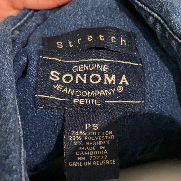 Denim button down shirt in excellent condition! - Picture 5 of 5